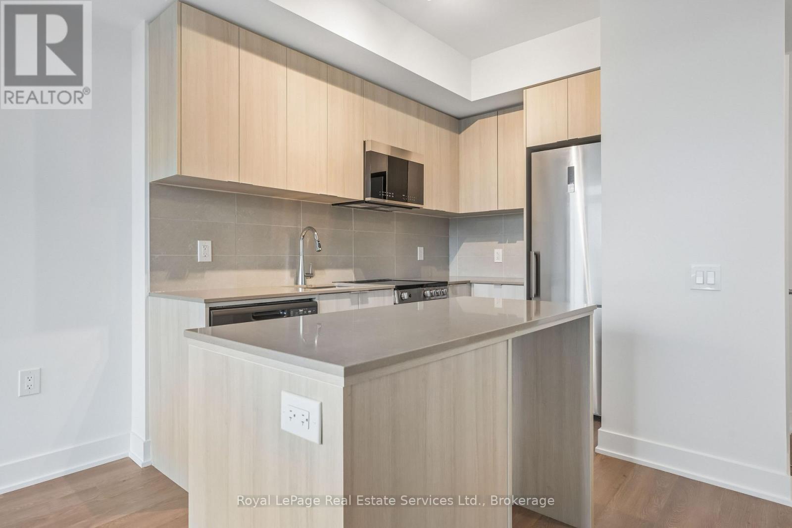 












711 - 2088 JAMES STREET

,
Burlington (Brant),




Ontario
L7R0H2

