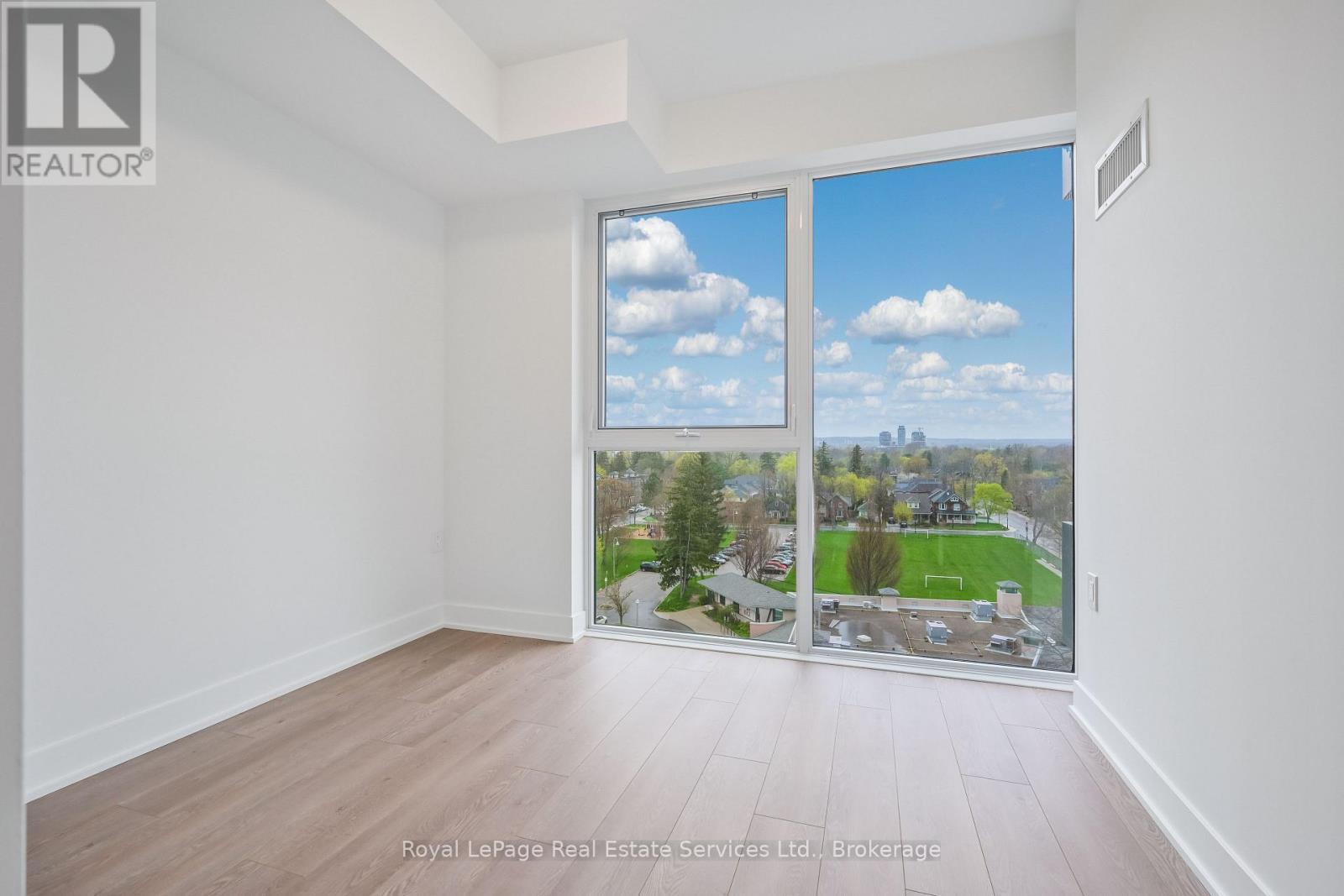 












711 - 2088 JAMES STREET

,
Burlington (Brant),




Ontario
L7R0H2

