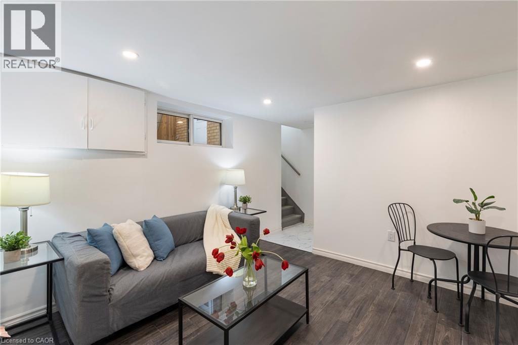 












7 PURDY Crescent Unit# 2

,
Hamilton,




Ontario
L9A3B4

