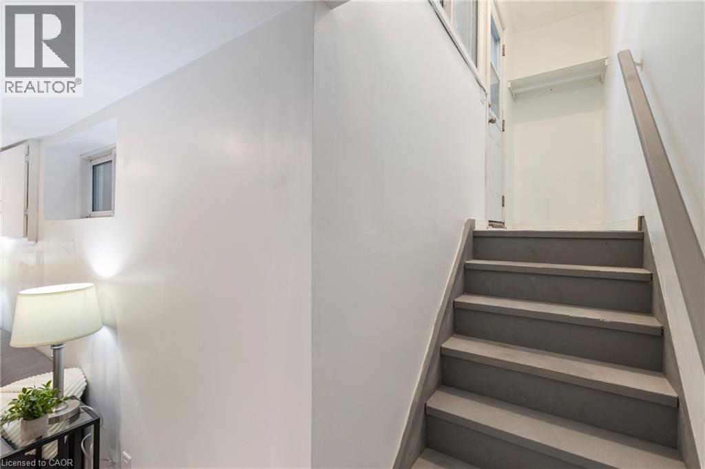 












7 PURDY Crescent Unit# 2

,
Hamilton,




Ontario
L9A3B4

