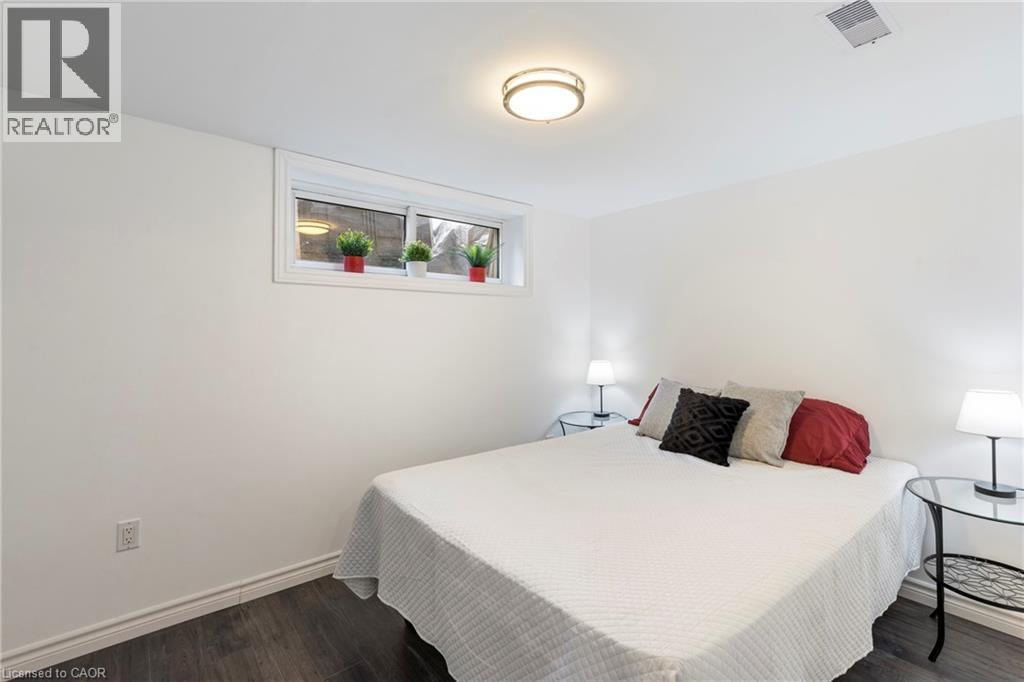 












7 PURDY Crescent Unit# 2

,
Hamilton,




Ontario
L9A3B4

