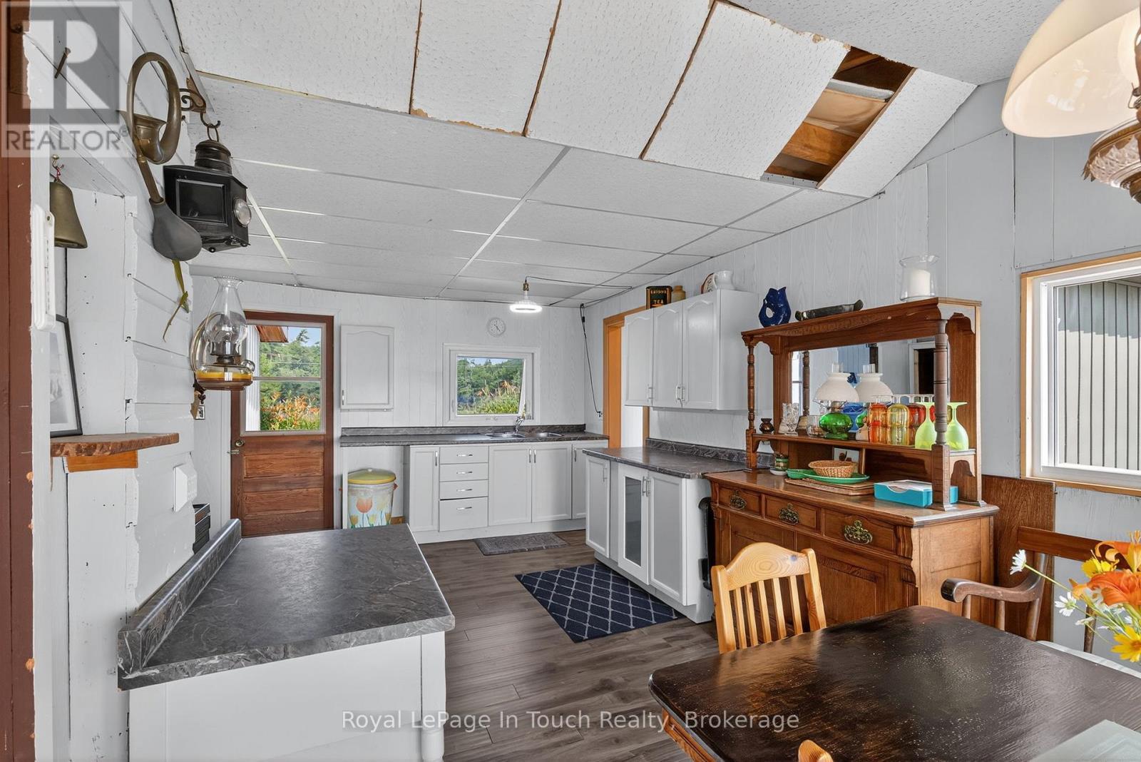 












34 B320 SANS SOUCI ISLAND

,
The Archipelago (Archipelago South),




Ontario
P2A0B7

