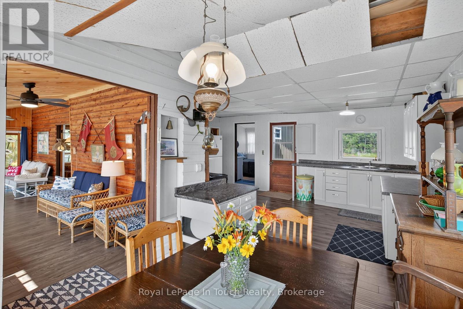 












34 B320 SANS SOUCI ISLAND

,
The Archipelago (Archipelago South),




Ontario
P2A0B7

