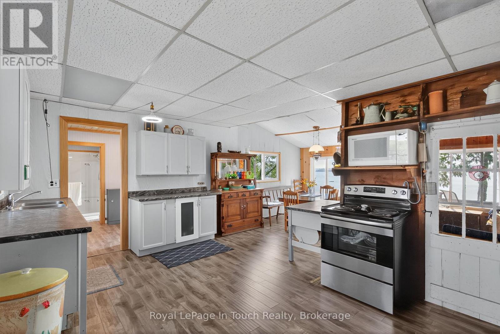 












34 B320 SANS SOUCI ISLAND

,
The Archipelago (Archipelago South),




Ontario
P2A0B7

