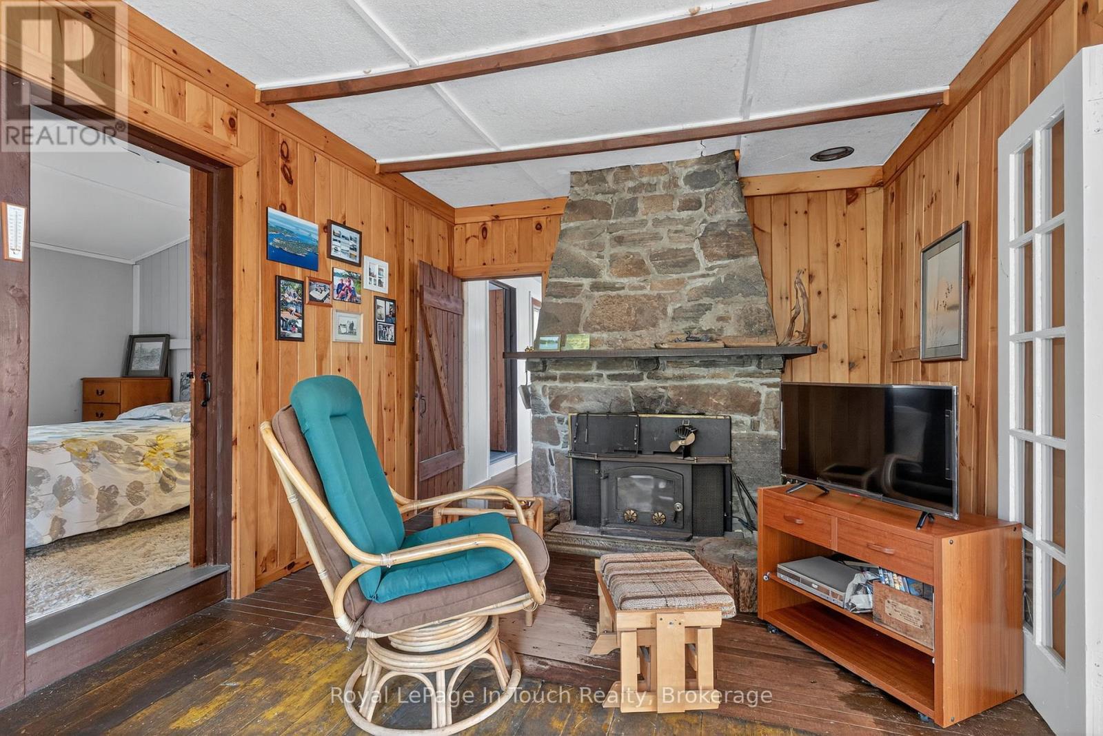 












34 B320 SANS SOUCI ISLAND

,
The Archipelago (Archipelago South),




Ontario
P2A0B7

