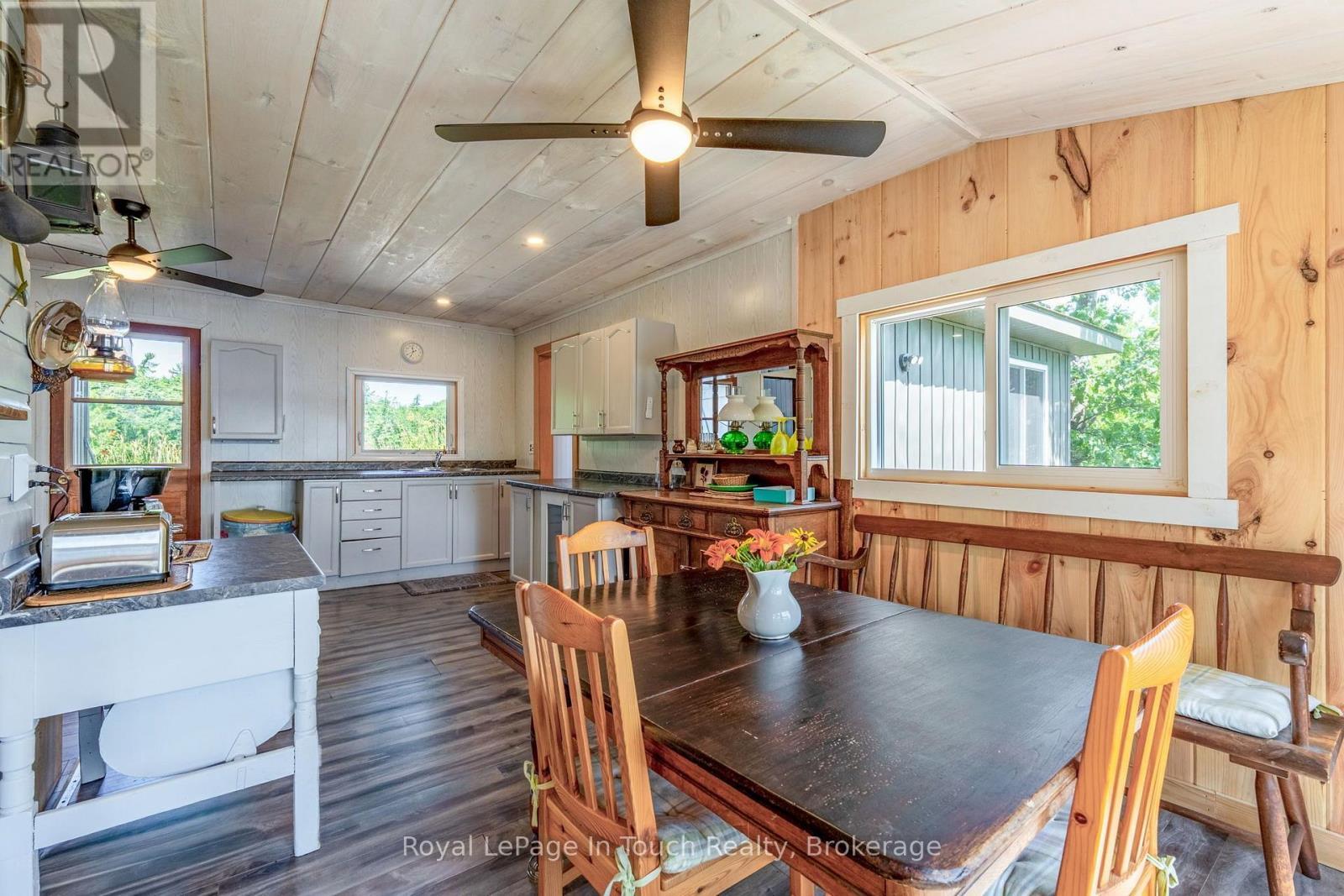 












34 B320 SANS SOUCI ISLAND

,
The Archipelago (Archipelago South),




Ontario
P2A0B7

