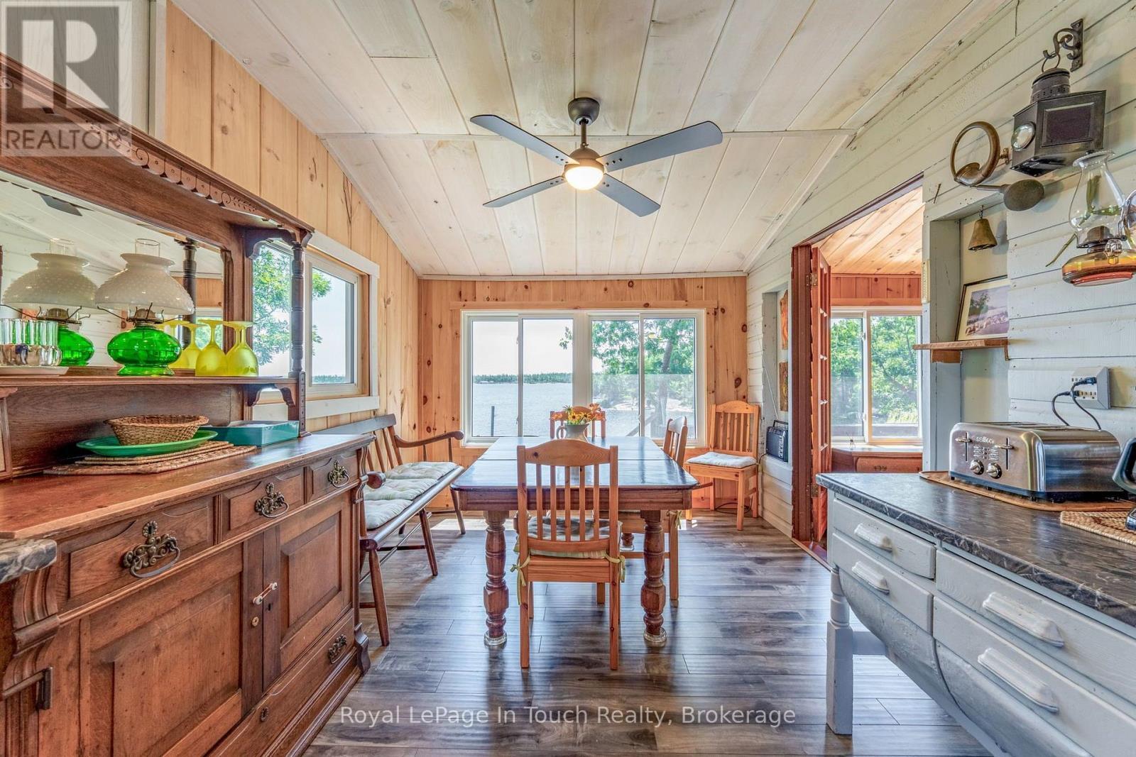 












34 B320 SANS SOUCI ISLAND

,
The Archipelago (Archipelago South),




Ontario
P2A0B7

