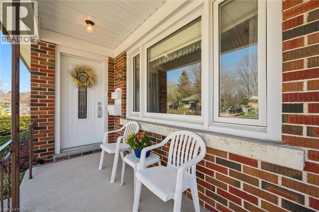 












133 EMMA Street

,
Guelph,




Ontario
N1E1V2


