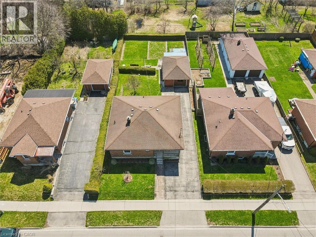 












133 EMMA Street

,
Guelph,




Ontario
N1E1V2

