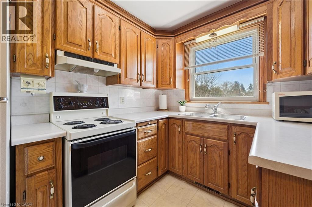 












133 EMMA Street

,
Guelph,




Ontario
N1E1V2

