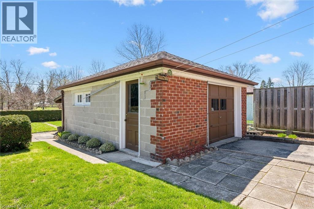 












133 EMMA Street

,
Guelph,




Ontario
N1E1V2

