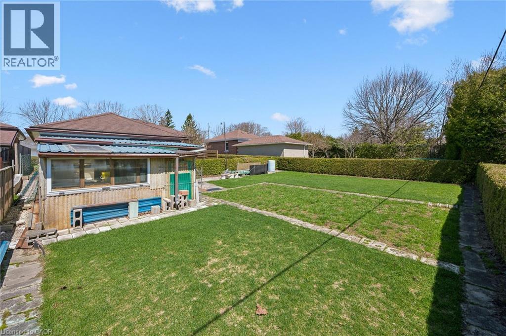 












133 EMMA Street

,
Guelph,




Ontario
N1E1V2

