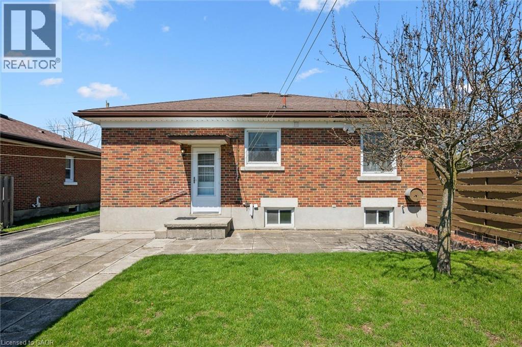 












133 EMMA Street

,
Guelph,




Ontario
N1E1V2

