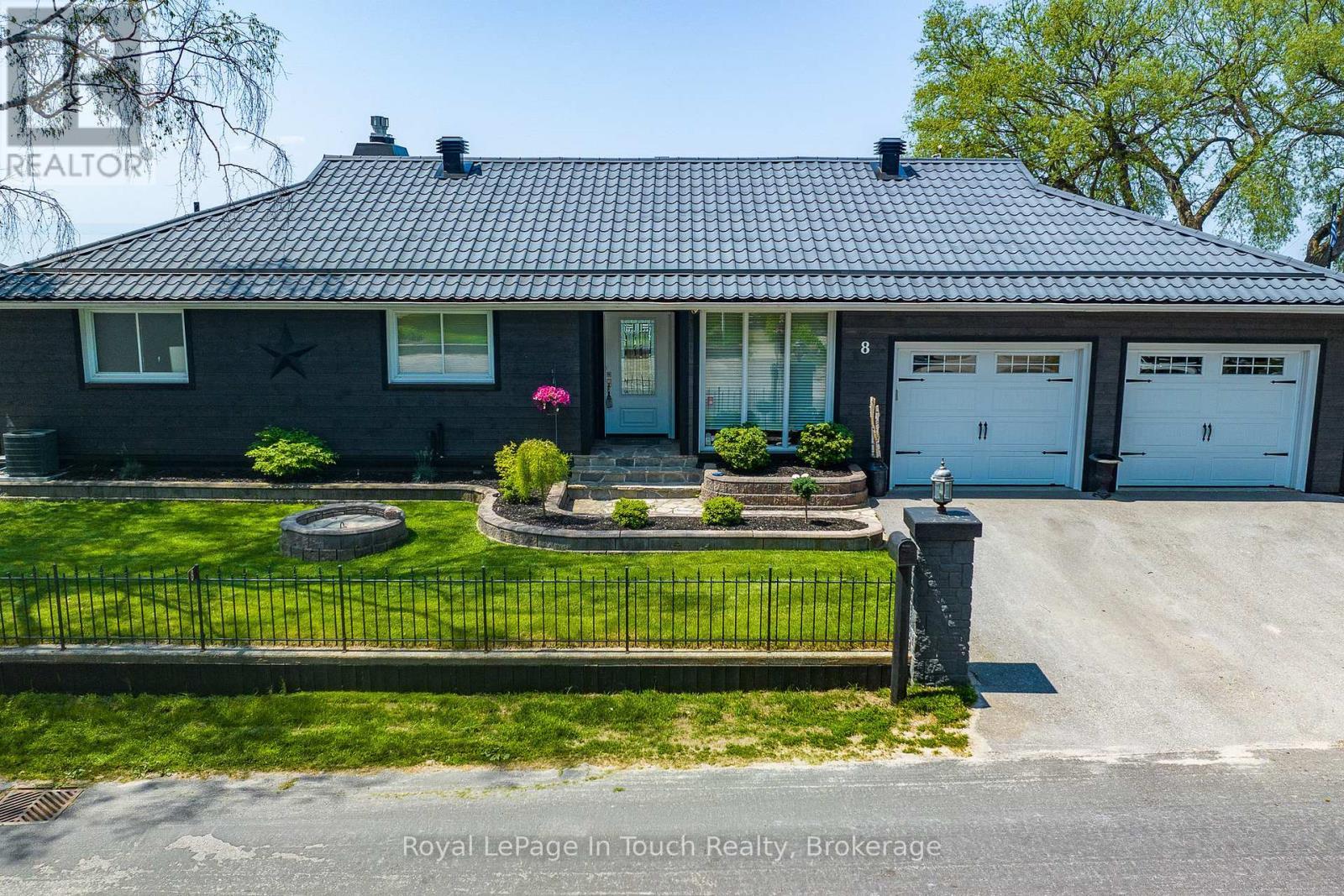 












8 TINY BEACHES ROAD S

,
Tiny,




Ontario
L0L2J0

