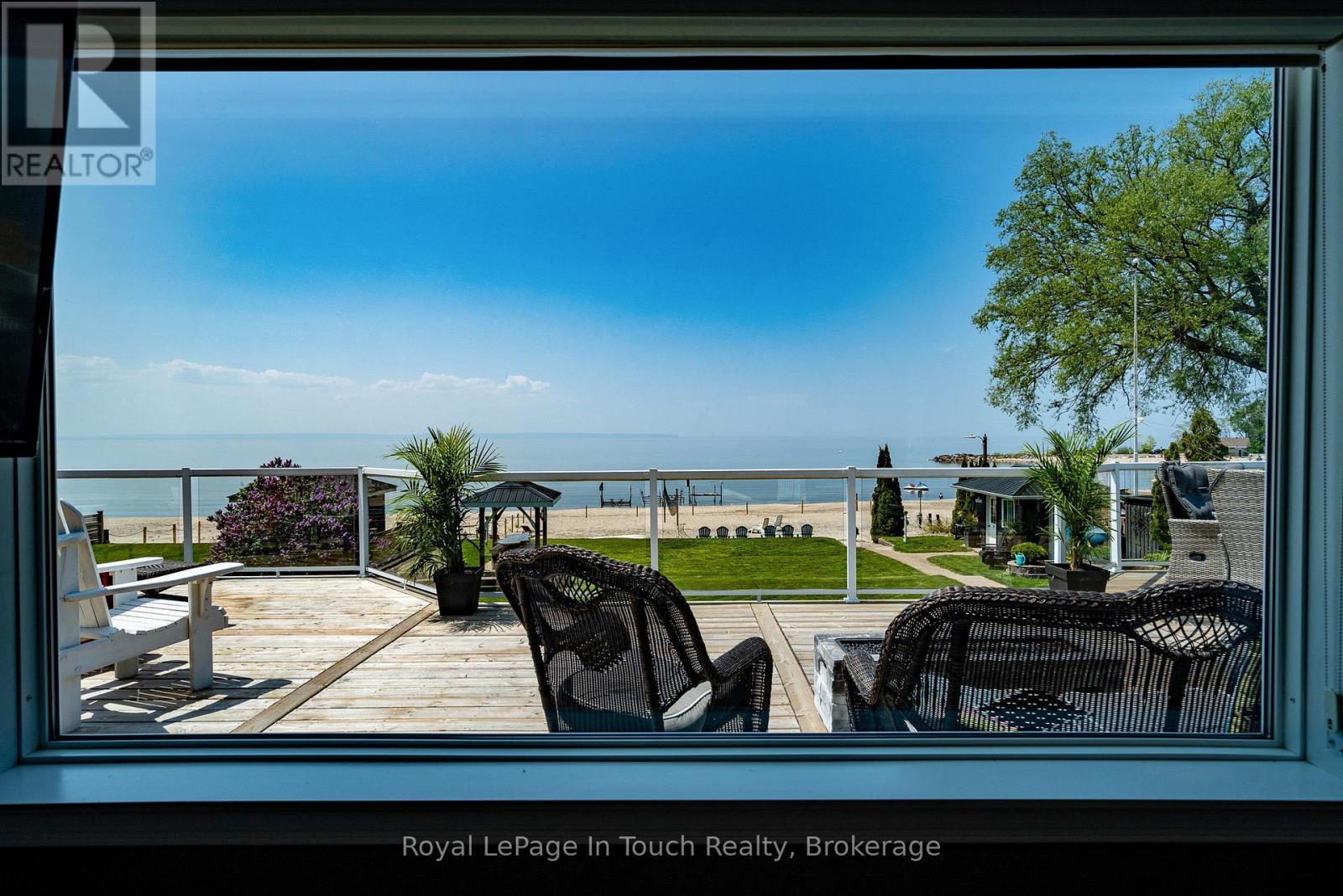 












8 TINY BEACHES ROAD S

,
Tiny,




Ontario
L0L2J0


