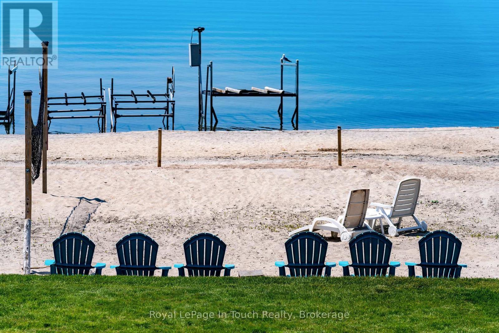 












8 TINY BEACHES ROAD S

,
Tiny,




Ontario
L0L2J0

