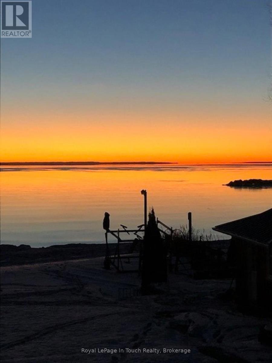 












8 TINY BEACHES ROAD S

,
Tiny,




Ontario
L0L2J0


