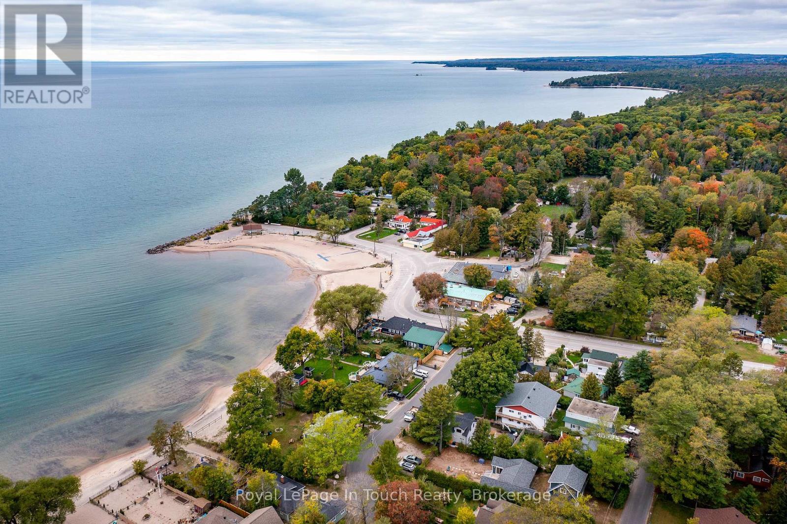 












8 TINY BEACHES ROAD S

,
Tiny,




Ontario
L0L2J0

