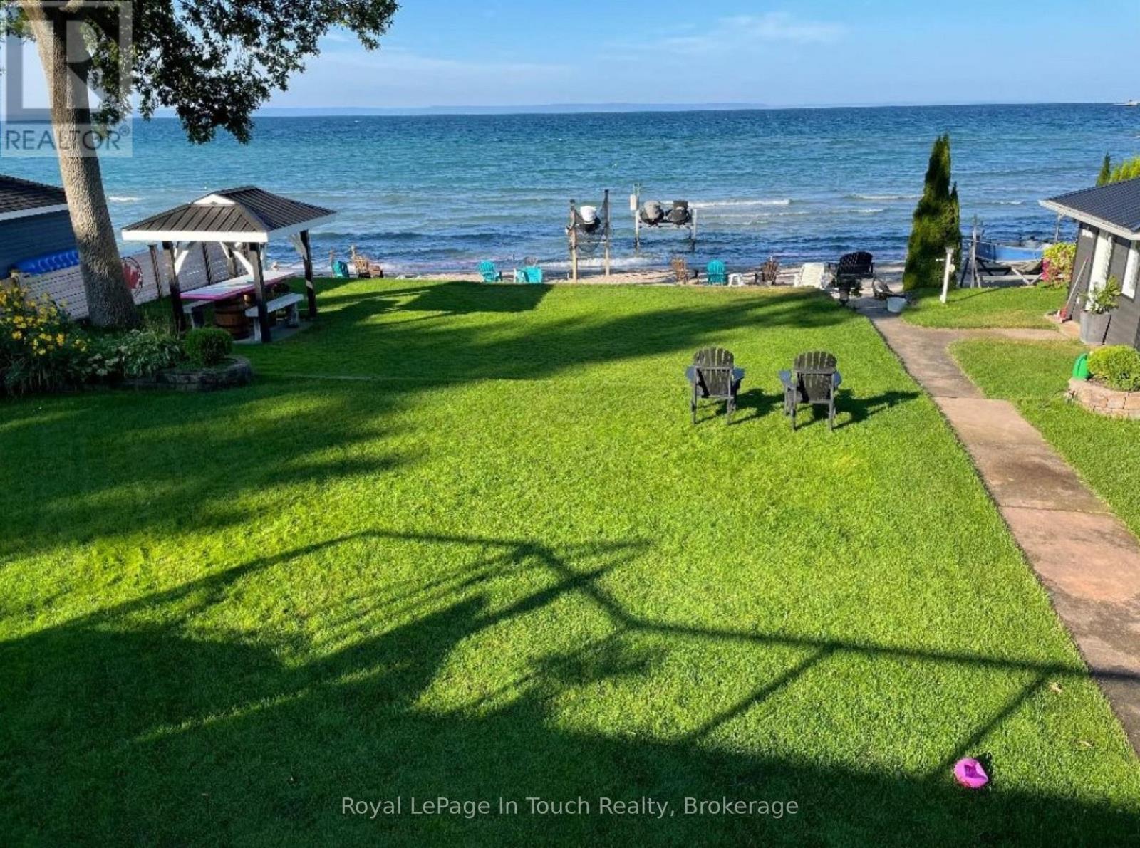 












8 TINY BEACHES ROAD S

,
Tiny,




Ontario
L0L2J0


