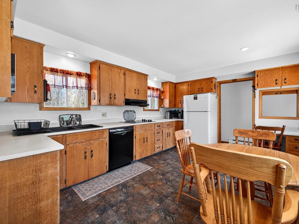 












309 Sand Point Rd (plus two vacant lots)

,
Barrachois,




NS
B0K 1V0

