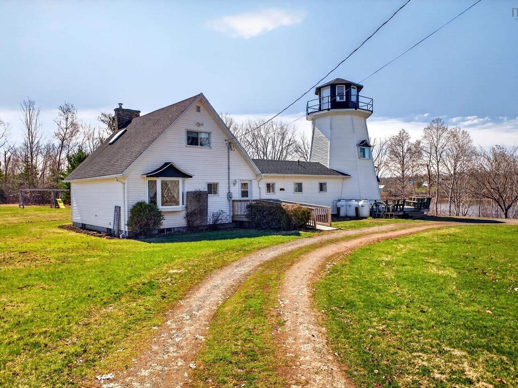 












309 Sand Point Rd (plus two vacant lots)

,
Barrachois,




NS
B0K 1V0

