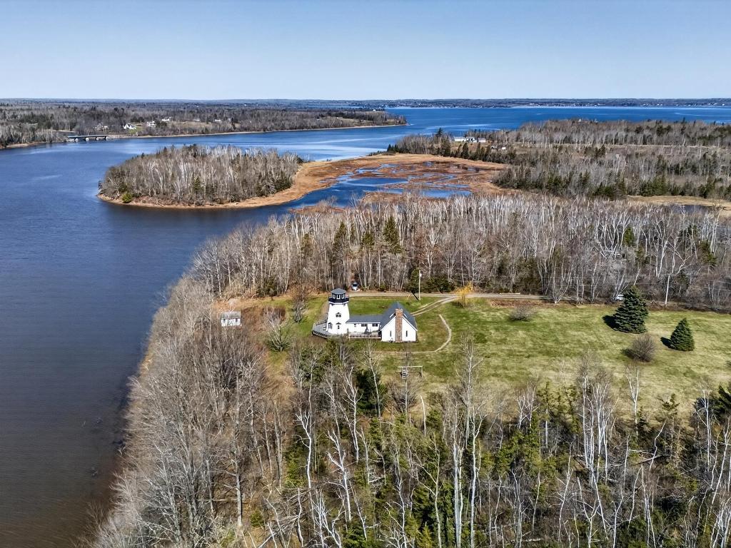 












309 Sand Point Rd (plus two vacant lots)

,
Barrachois,




NS
B0K 1V0

