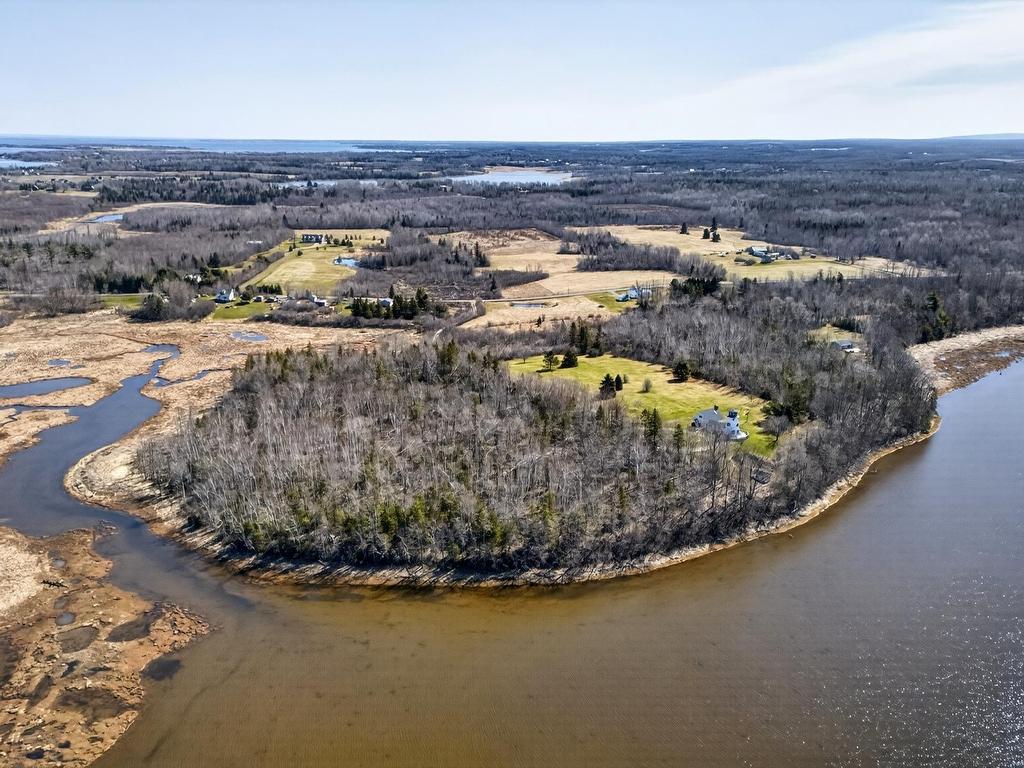 












309 Sand Point Rd (plus two vacant lots)

,
Barrachois,




NS
B0K 1V0

