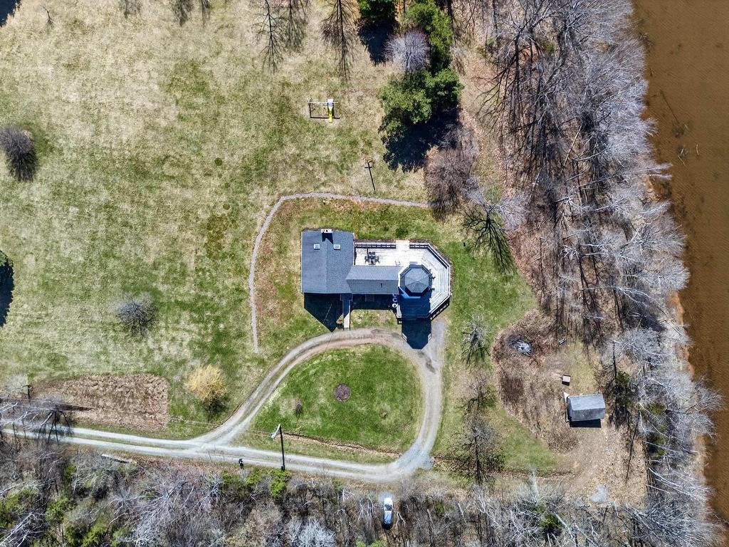 












309 Sand Point Rd (plus two vacant lots)

,
Barrachois,




NS
B0K 1V0

