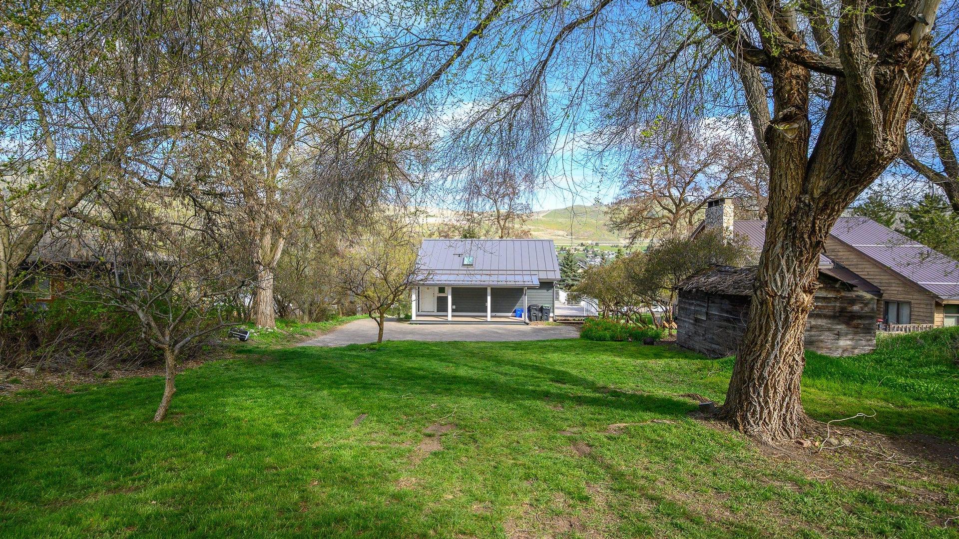 









7778


Okanagan Landing

Road,
Vernon,




BC
V1H 1H2


