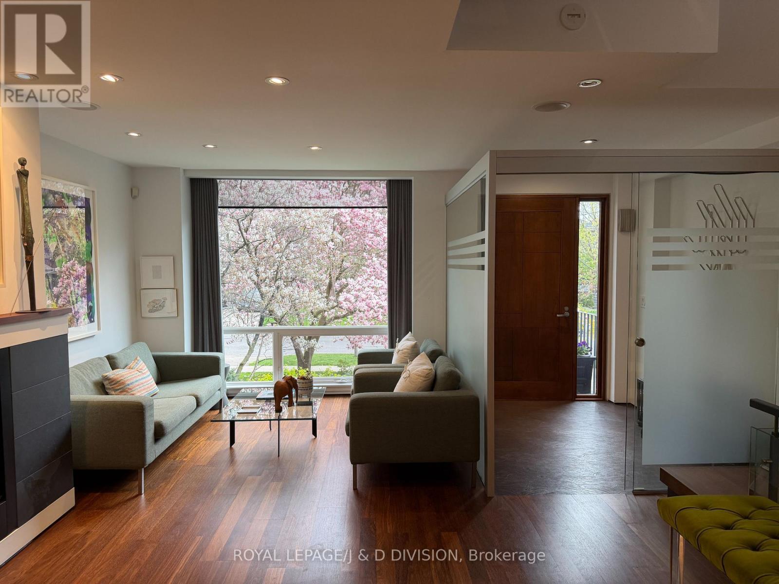 












44 STANDISH AVENUE

,
Toronto,




Ontario
M4W3B1

