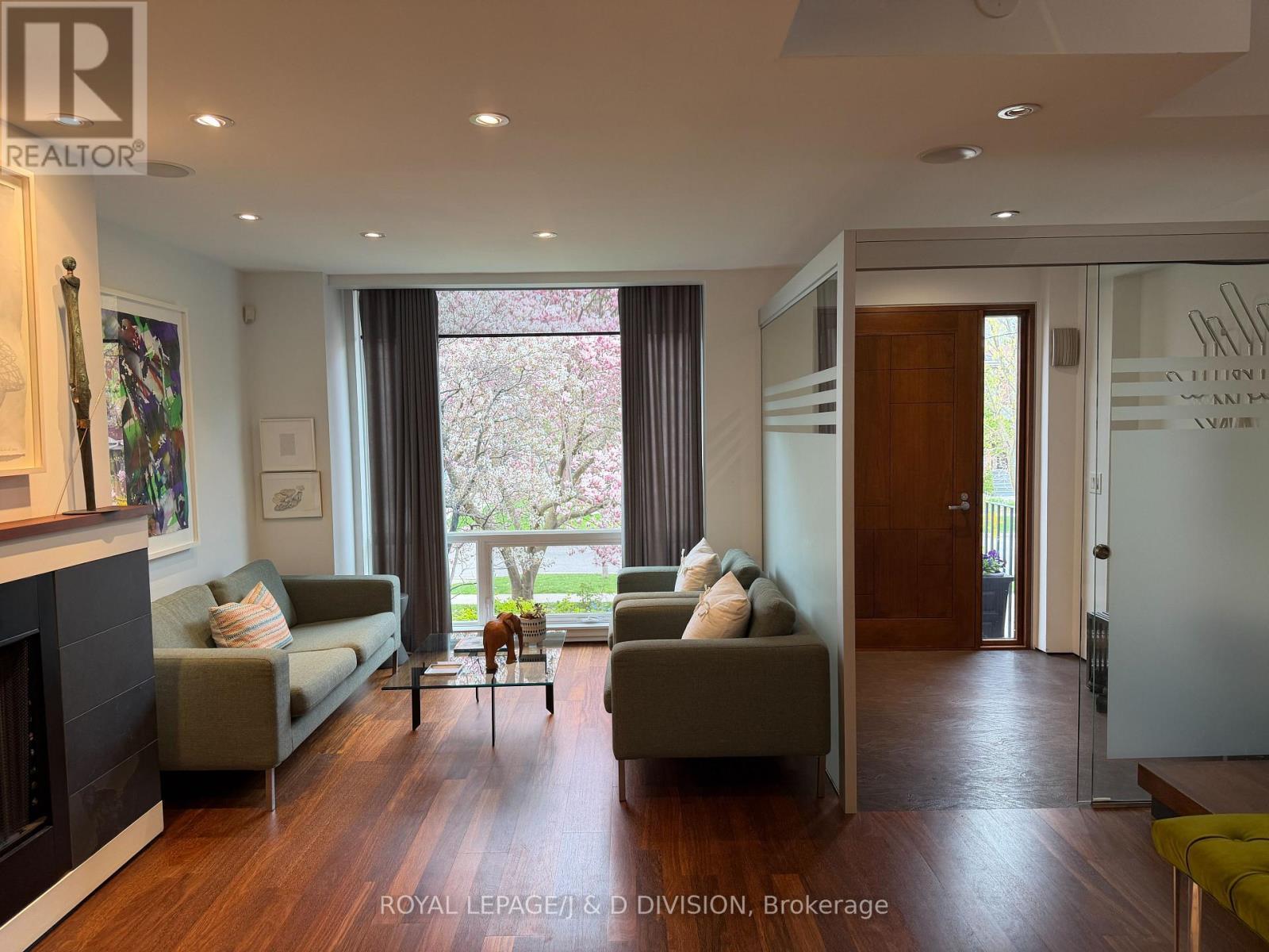 












44 STANDISH AVENUE

,
Toronto,




Ontario
M4W3B1

