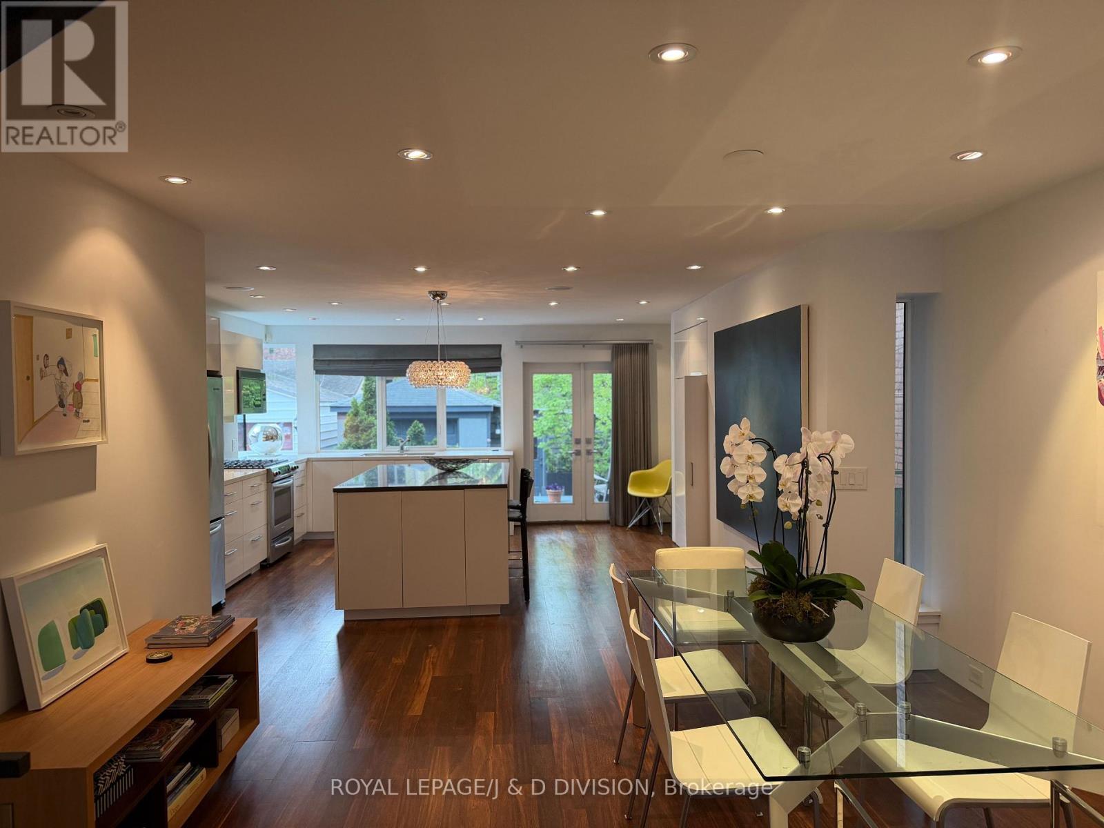 












44 STANDISH AVENUE

,
Toronto,




Ontario
M4W3B1


