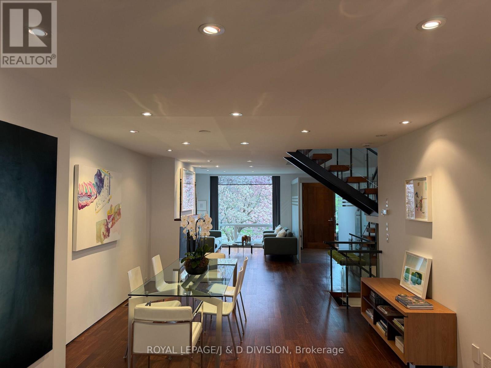 












44 STANDISH AVENUE

,
Toronto,




Ontario
M4W3B1

