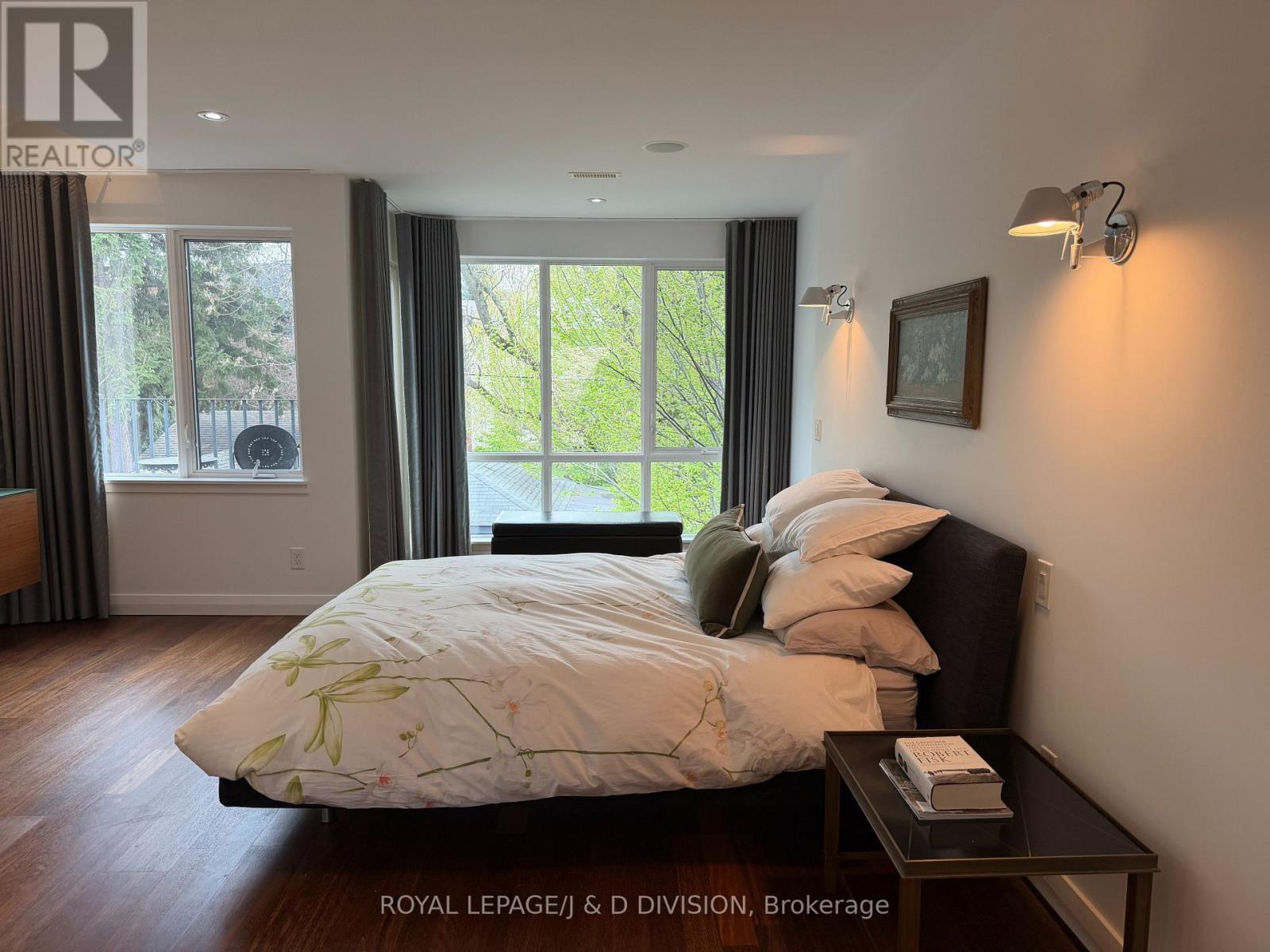 












44 STANDISH AVENUE

,
Toronto,




Ontario
M4W3B1

