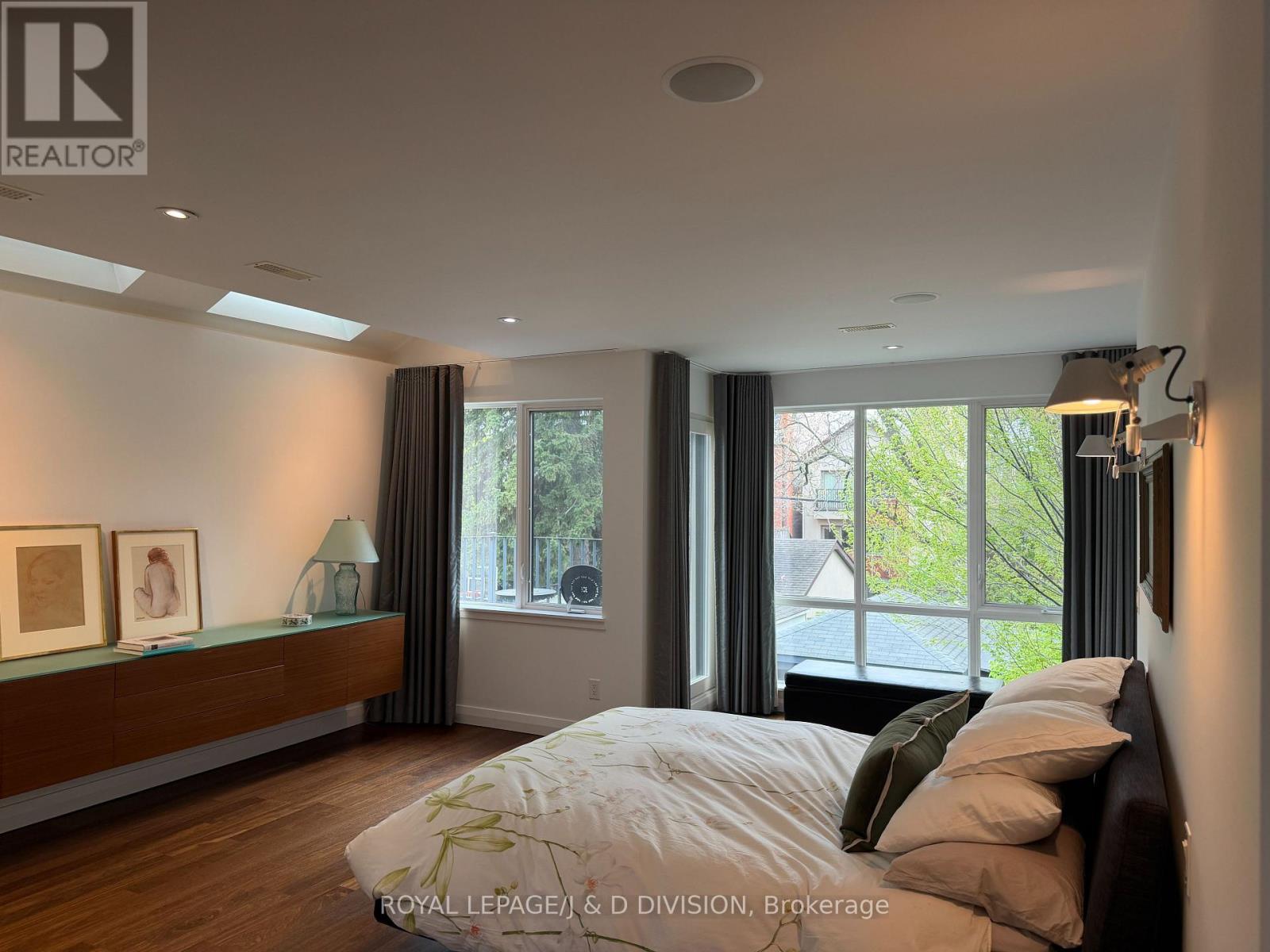 












44 STANDISH AVENUE

,
Toronto,




Ontario
M4W3B1

