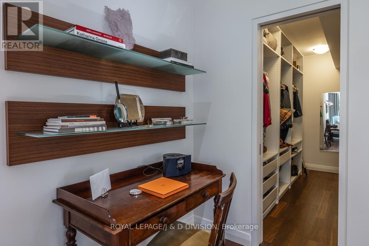 












44 STANDISH AVENUE

,
Toronto,




Ontario
M4W3B1

