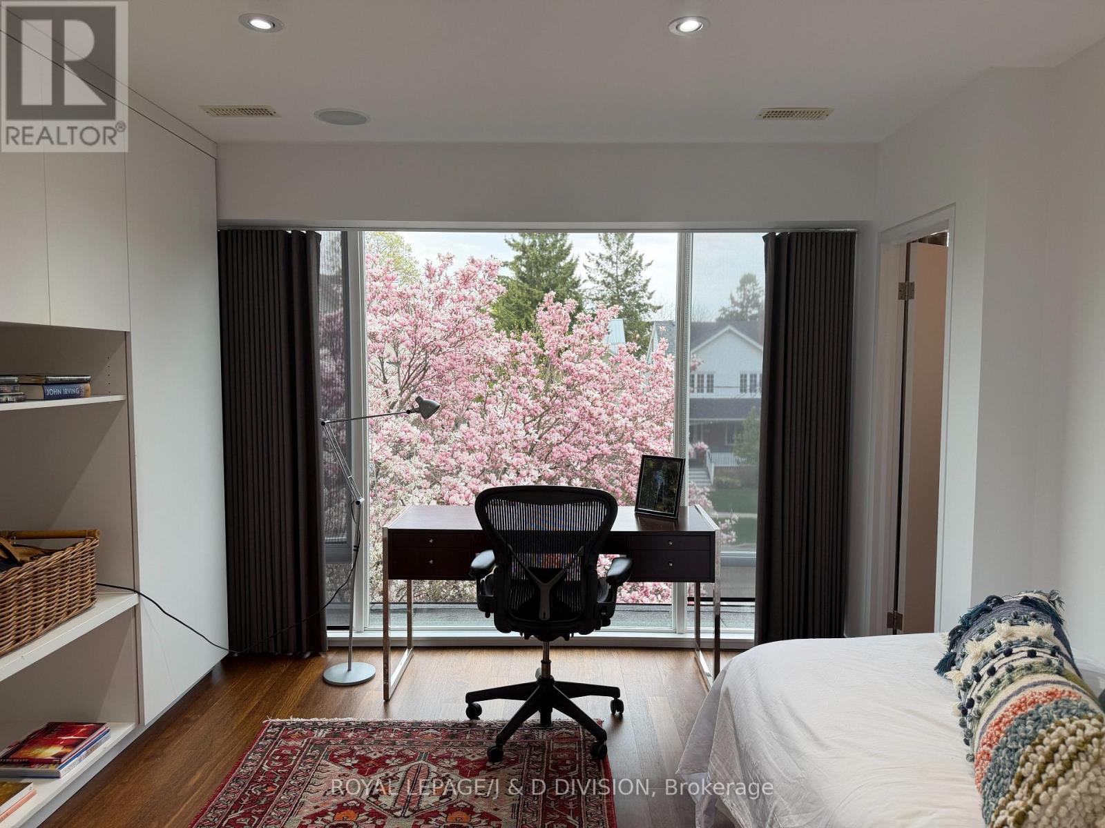












44 STANDISH AVENUE

,
Toronto,




Ontario
M4W3B1


