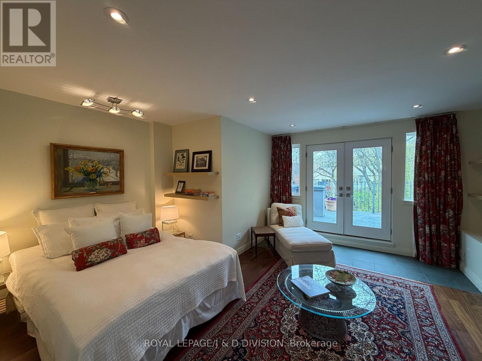 












44 STANDISH AVENUE

,
Toronto,




Ontario
M4W3B1

