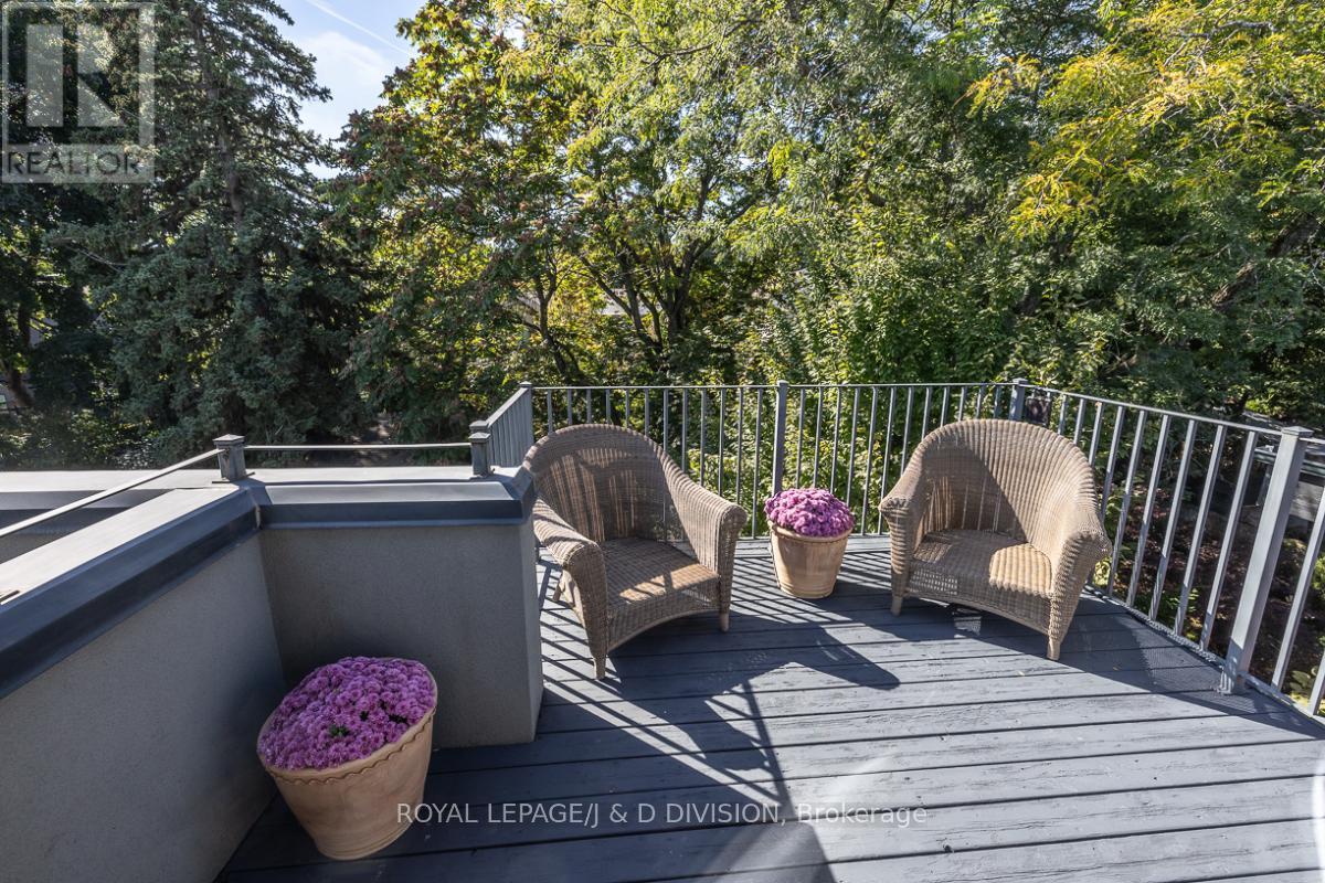 












44 STANDISH AVENUE

,
Toronto,




Ontario
M4W3B1

