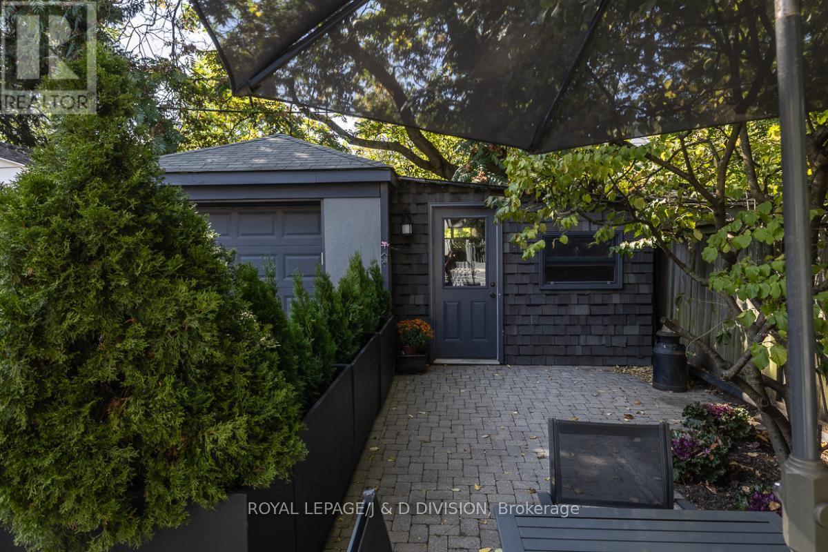 












44 STANDISH AVENUE

,
Toronto,




Ontario
M4W3B1

