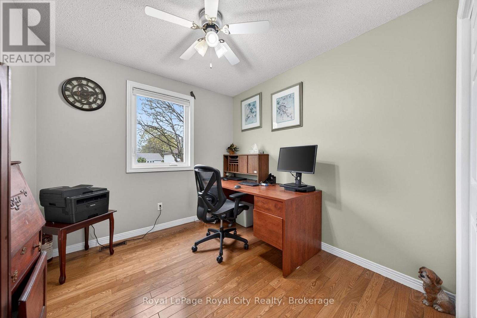 












69 SANDERSON DRIVE

,
Guelph (Willow West/Sugarbush/West Acres),




Ontario
N1H7K1

