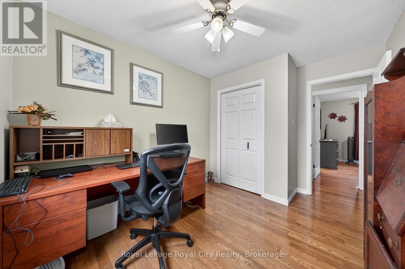 












69 SANDERSON DRIVE

,
Guelph (Willow West/Sugarbush/West Acres),




Ontario
N1H7K1


