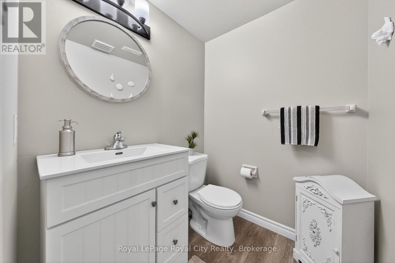 












69 SANDERSON DRIVE

,
Guelph (Willow West/Sugarbush/West Acres),




Ontario
N1H7K1

