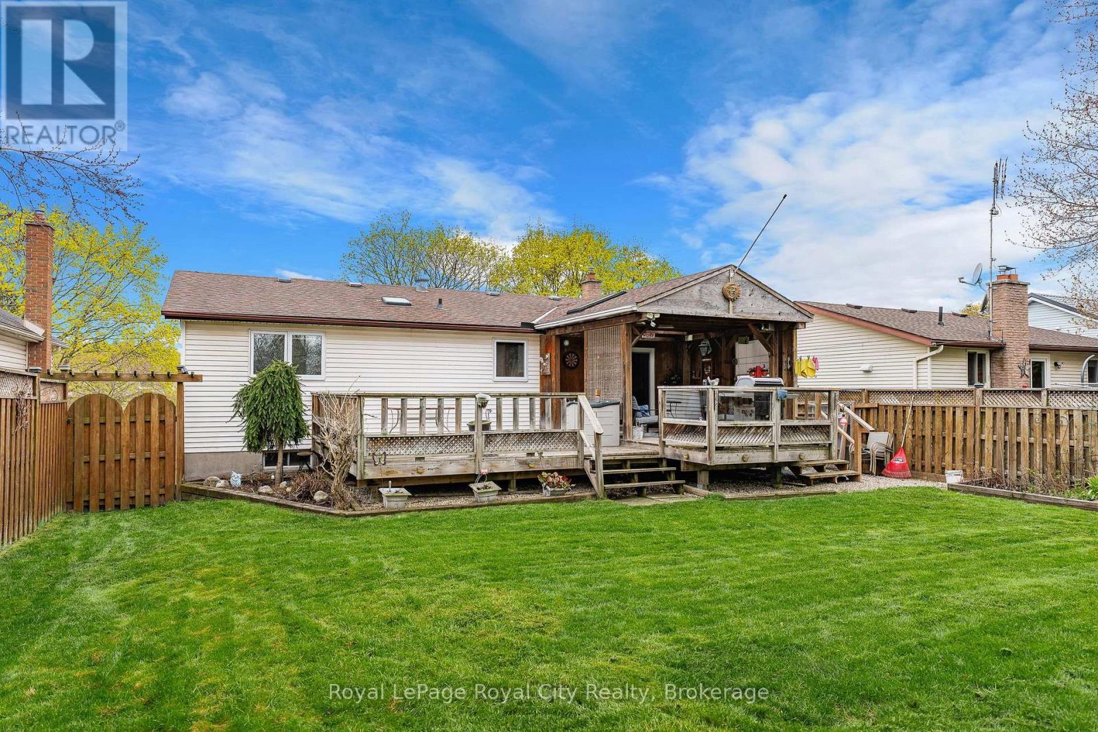 












69 SANDERSON DRIVE

,
Guelph (Willow West/Sugarbush/West Acres),




Ontario
N1H7K1

