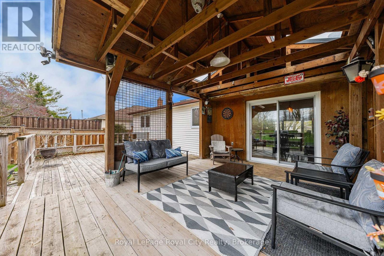 












69 SANDERSON DRIVE

,
Guelph (Willow West/Sugarbush/West Acres),




Ontario
N1H7K1

