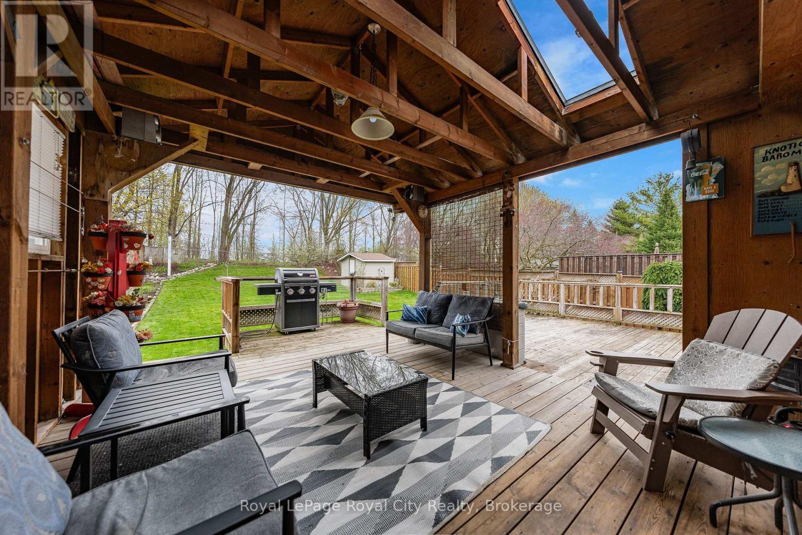 












69 SANDERSON DRIVE

,
Guelph (Willow West/Sugarbush/West Acres),




Ontario
N1H7K1

