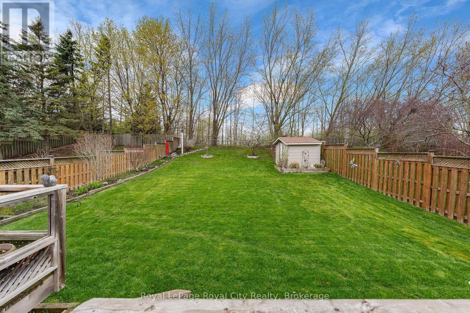 












69 SANDERSON DRIVE

,
Guelph (Willow West/Sugarbush/West Acres),




Ontario
N1H7K1

