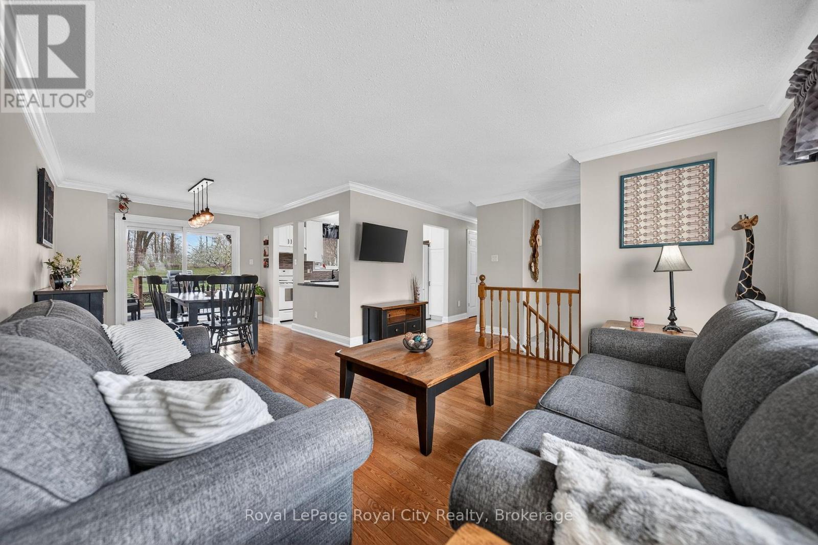 












69 SANDERSON DRIVE

,
Guelph (Willow West/Sugarbush/West Acres),




Ontario
N1H7K1

