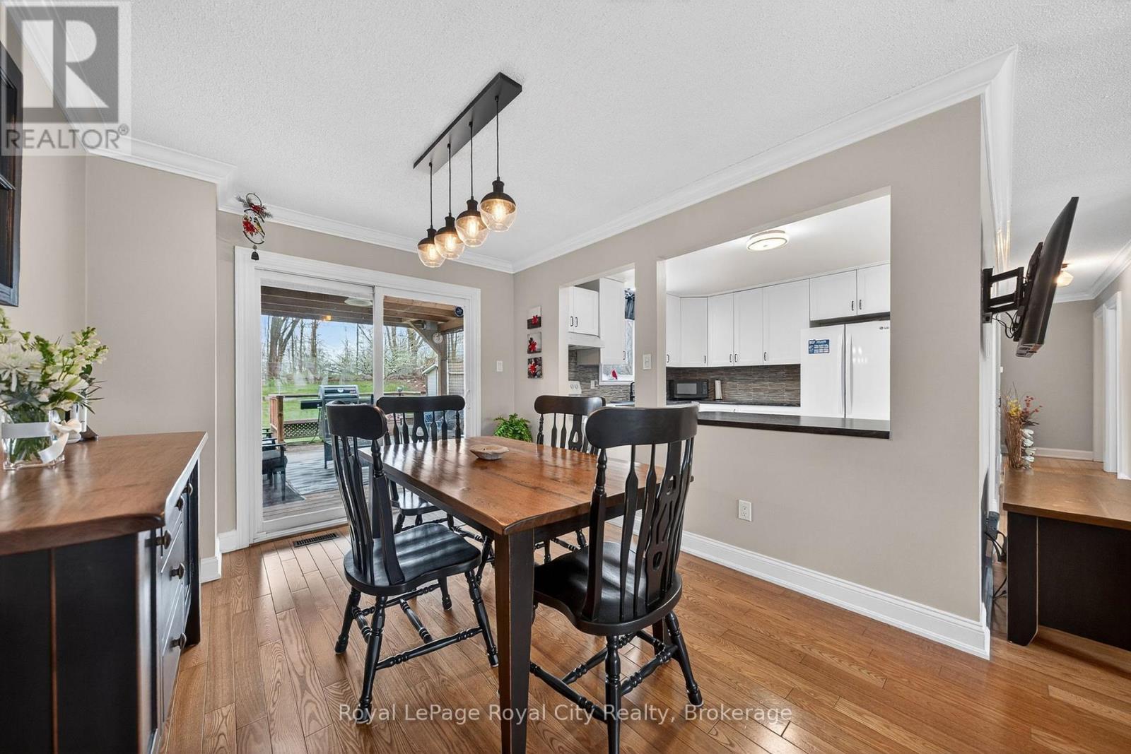 












69 SANDERSON DRIVE

,
Guelph (Willow West/Sugarbush/West Acres),




Ontario
N1H7K1


