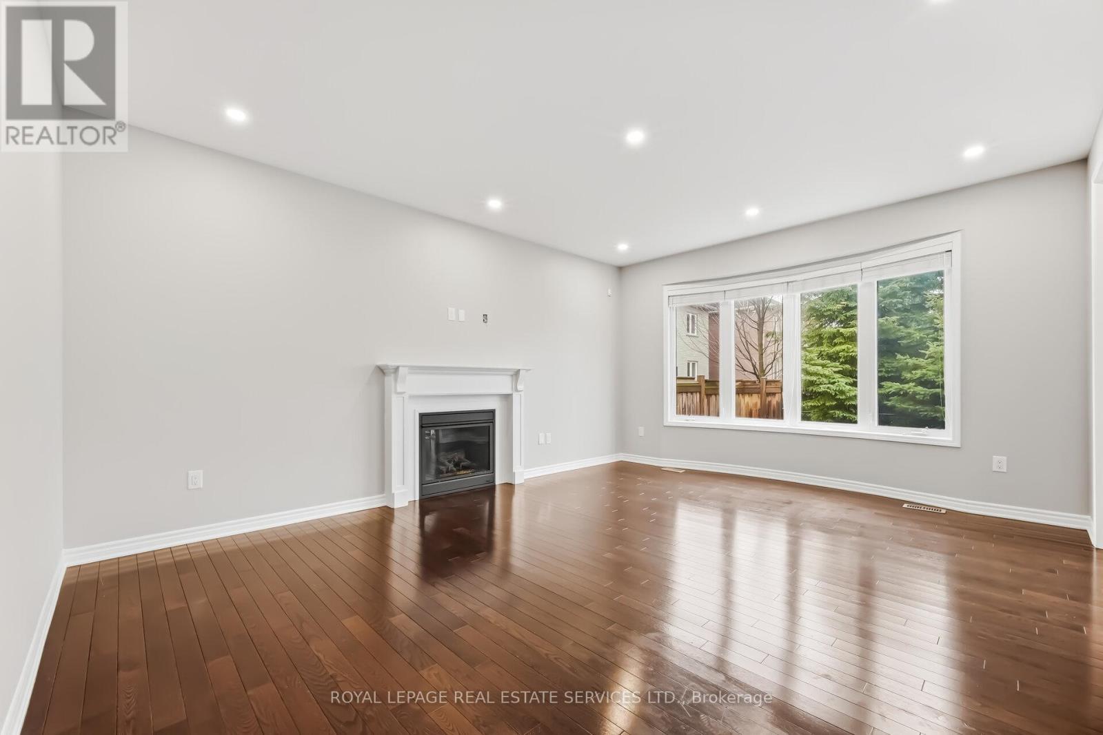 












2383 CALLOWAY DRIVE

,
Oakville,




Ontario
L6M0C1

